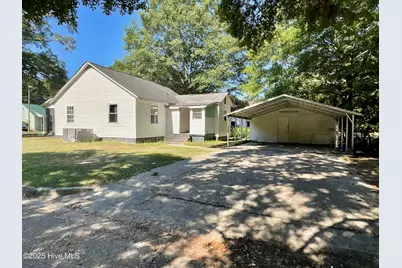 514 E Covington Street, Laurinburg, NC 28352 - Photo 1