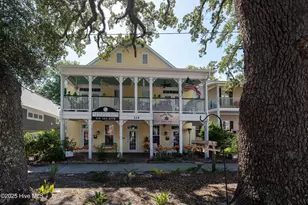 114 E Nash St, Southport, NC 28461 - Photo 1