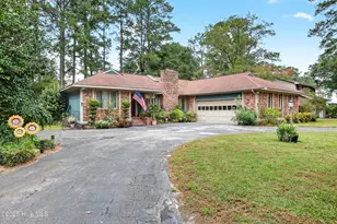 105 Plantation Dr, New Bern, NC 28562 - Photo 1