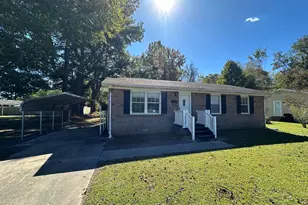 305 Rhode Island Ave, Elizabeth City, NC 27909 - Photo 1