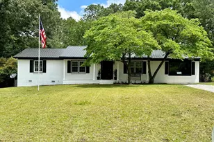611 E L Ives Dr, Aberdeen, NC 28315 - Photo 1