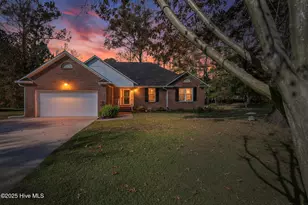 318 Magellan Dr, New Bern, NC 28560 - Photo 1