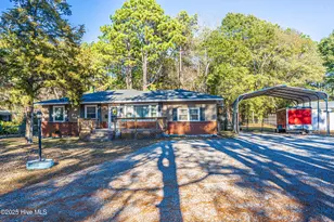 906 Hylan Ave, Hamlet, NC 28345 - Photo 1