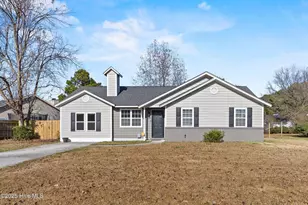 2606 Brookfield Dr, Piney Green, NC 28544 - Photo 1