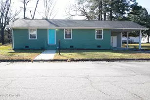 216 E Webster St, Whiteville, NC 28472 - Photo 1