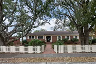 1800 River Dr, New Bern, NC 28560 - Photo 1