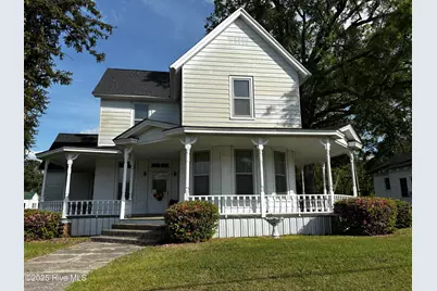 414 N Center Street, Mount Olive, NC 28365 - Photo 1