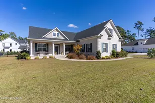 501 Crown Pointe Dr, Hampstead, NC 28443 - Photo 1