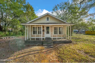 610 N Caswell Avenue, Southport, NC 28461 - Photo 1