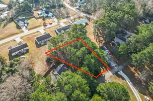 304 Lakeview Ct, Sneads Ferry, NC 28460 - Photo 1