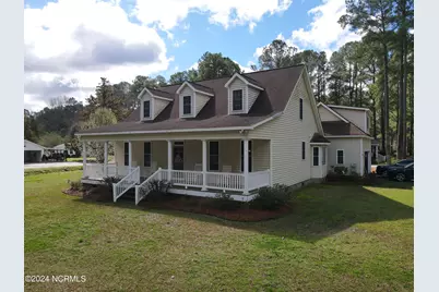 402 Confederate Street, Windsor, NC 27983 - Photo 1