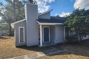 158 Village Cir, Jacksonville, NC 28546 - Photo 1