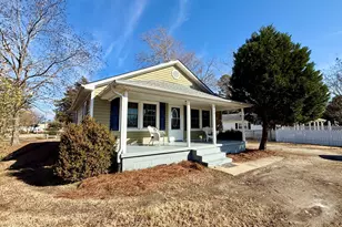 48 1st St, Chocowinity, NC 27817 - Photo 1