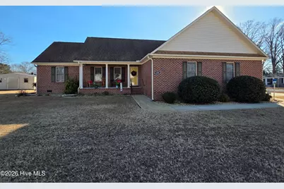 400 Grove Street, Clinton, NC 28328 - Photo 1