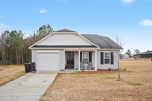 702 N Saratoga St, Stantonsburg, NC 27883 - Photo 1