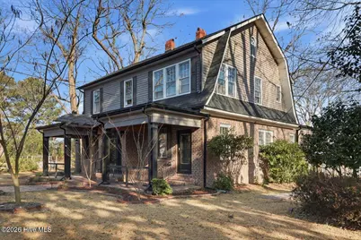 123 E College Street, Mount Olive, NC 28365 - Photo 1