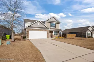 725 Lake Tyler Dr, New Bern, NC 28560 - Photo 1