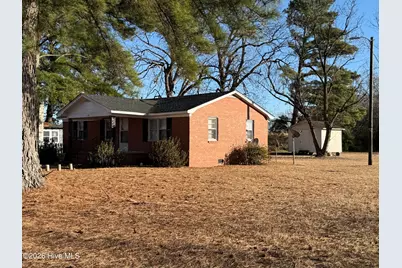 528 E Hillsboro Street, Mount Olive, NC 28365 - Photo 1