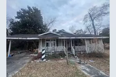 404 E Pollock Street, Warsaw, NC 28398 - Photo 1