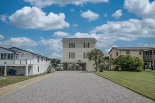 2518 W Pelican Dr, Oak Island, NC 28465 - Photo 1