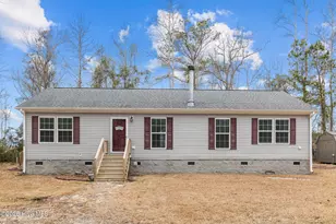 153 Country Club Ln, Newport, NC 28570 - Photo 1