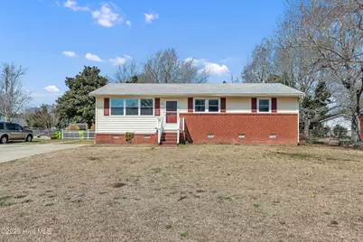306 Glancy Street, Swansboro, NC 28584 - Photo 1