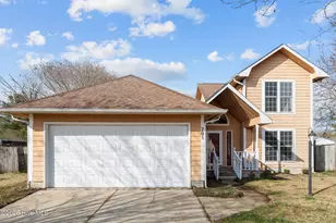 205 Pollard Dr, Jacksonville, NC 28540 - Photo 1