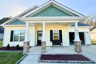 604 Spoleto Ct, Swansboro, NC 28584 - Photo 1