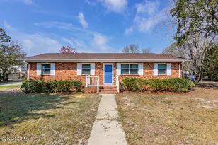 301 NE 46th St, Oak Island, NC 28465 - Photo 1