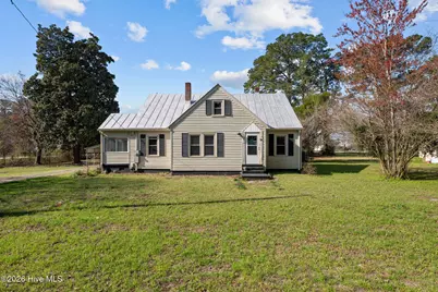 107 N C Street, Bridgeton, NC 28519 - Photo 1