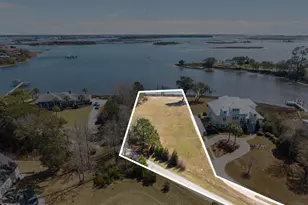 114 Elizabeth Way Ct, Swansboro, NC 28584 - Photo 1