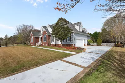 112 Pebblebrook Drive, New Bern, NC 28562 - Photo 1