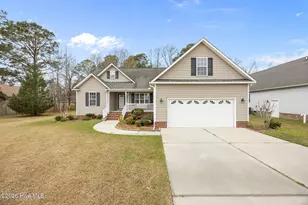 304 Fishing Creek Dr, New Bern, NC 28562 - Photo 1