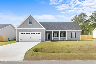 306 E Theriault Ct, Jacksonville, NC 28540 - Photo 1