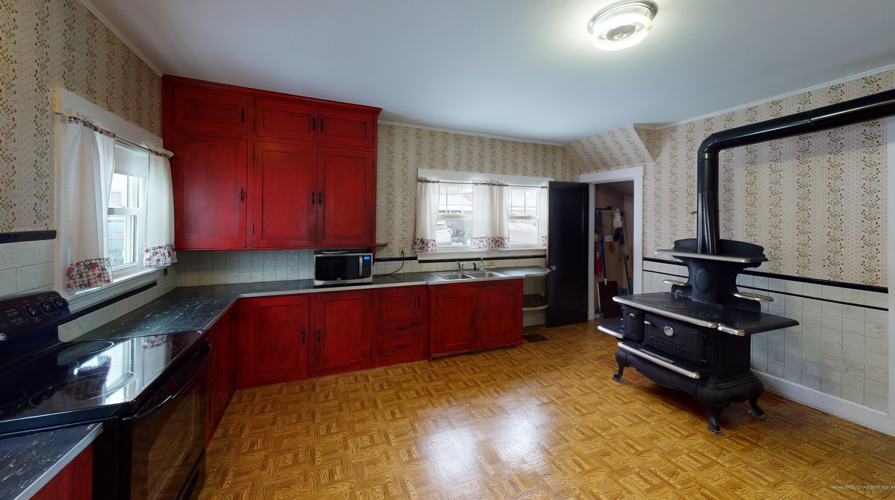 205 Main St, Sebec ME 04426-1243 exterior