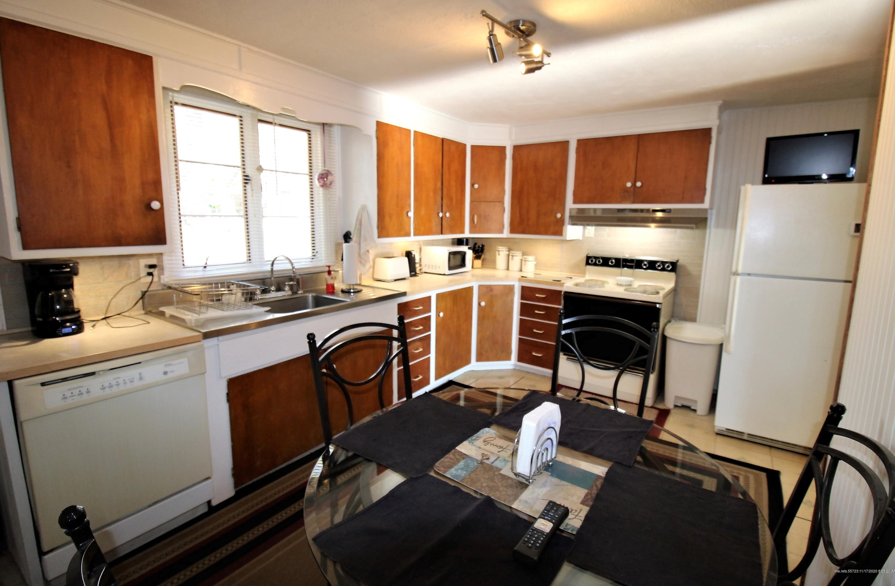 511 Davis Rd, Durham ME 04222-5142 exterior