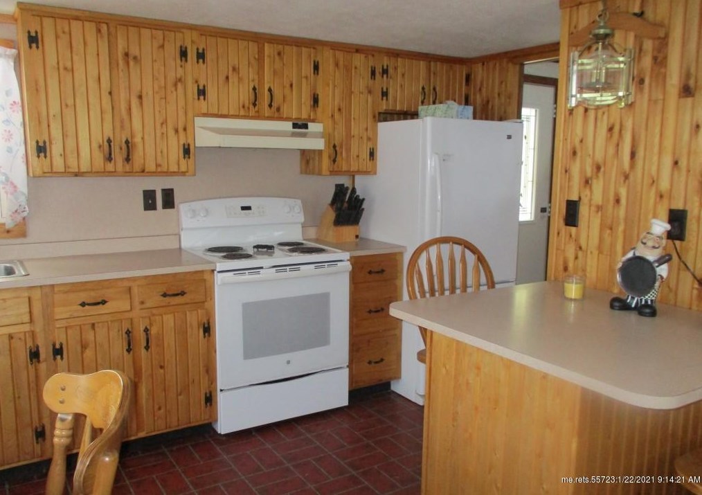 92 Fish St, Leeds ME  04263-3223 exterior