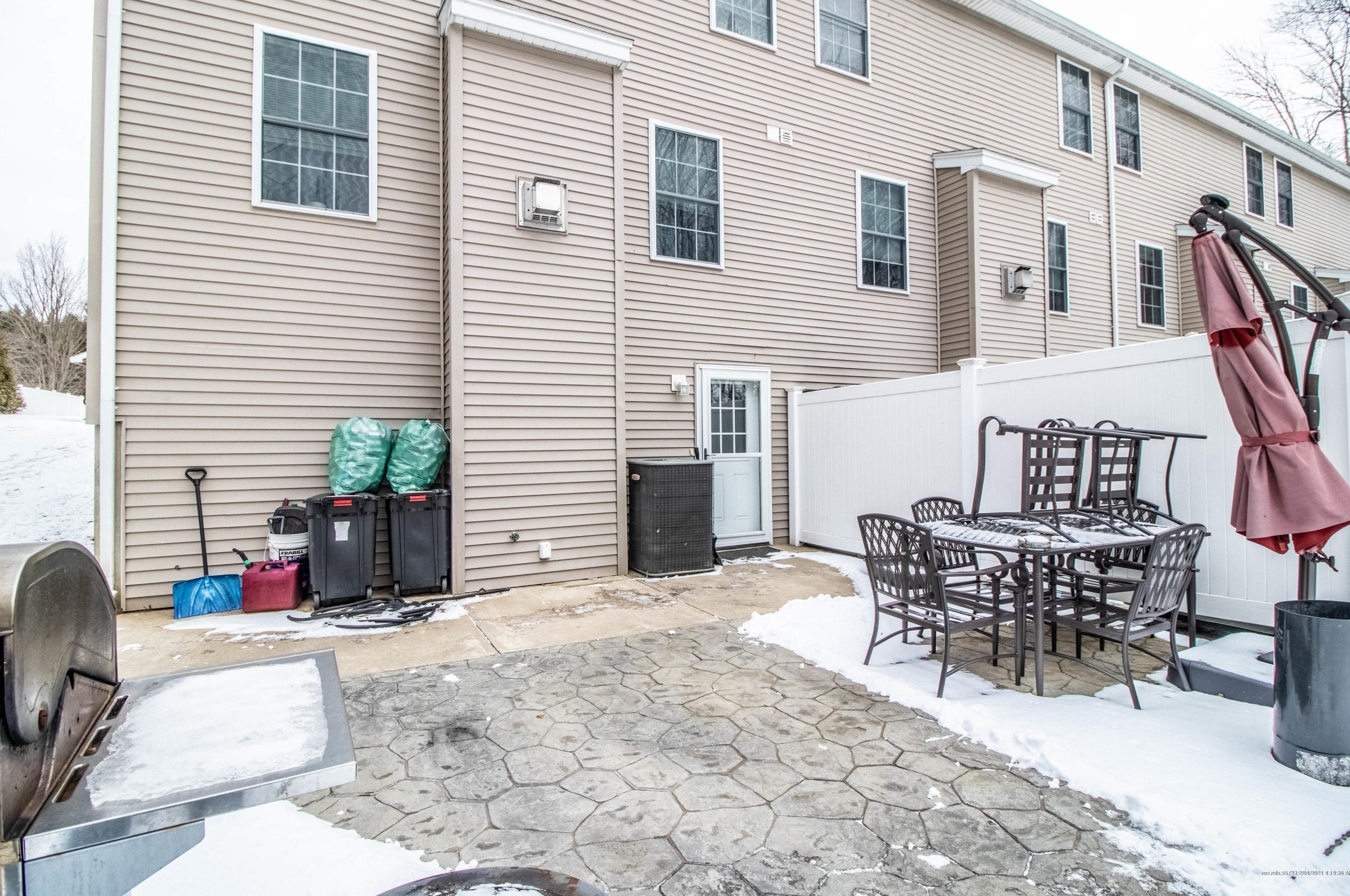 2 Wingate Ln, Berwick ME  03901-2972 exterior