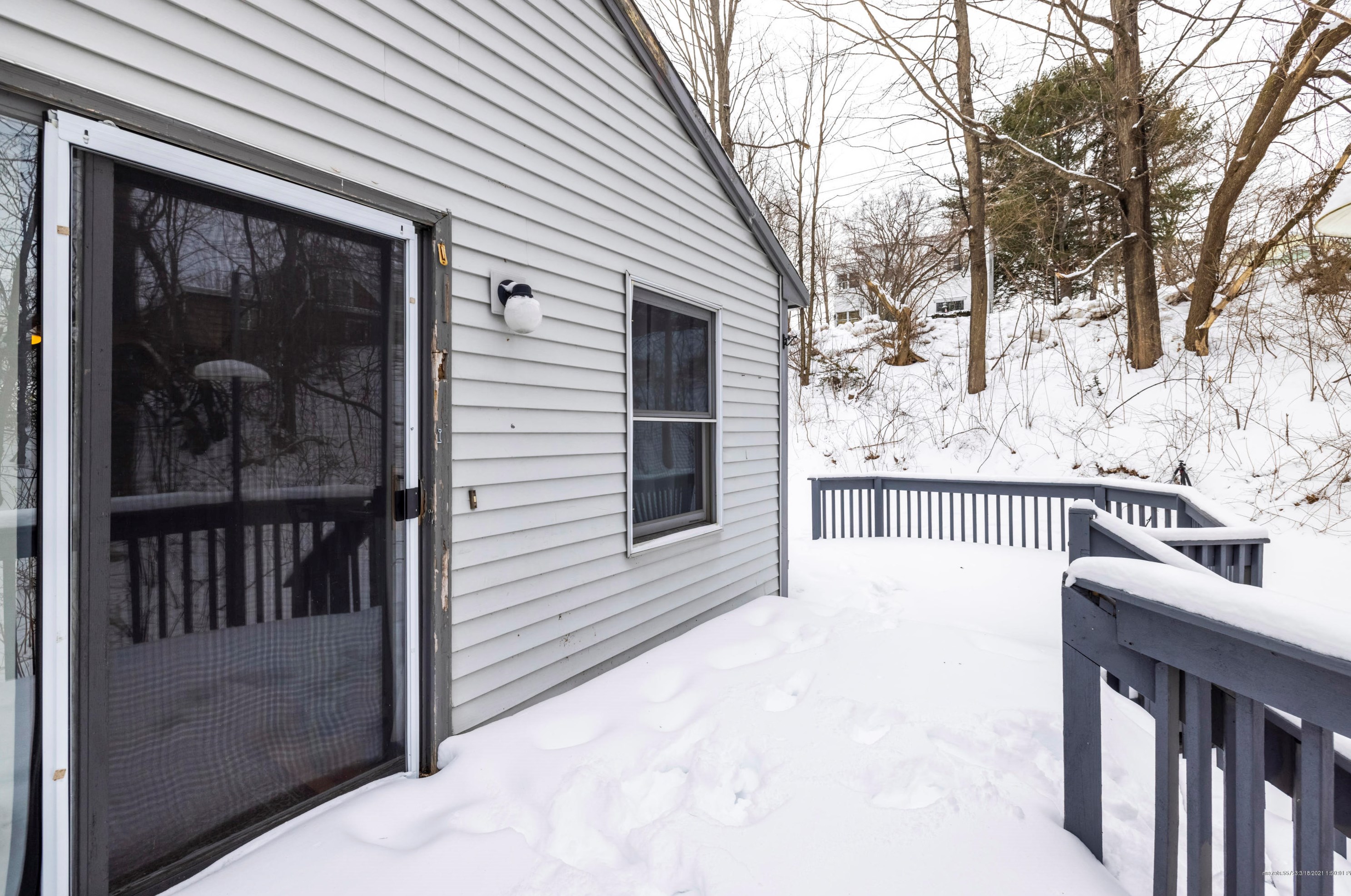 37 Sixth St, Auburn ME  04210-5640 exterior