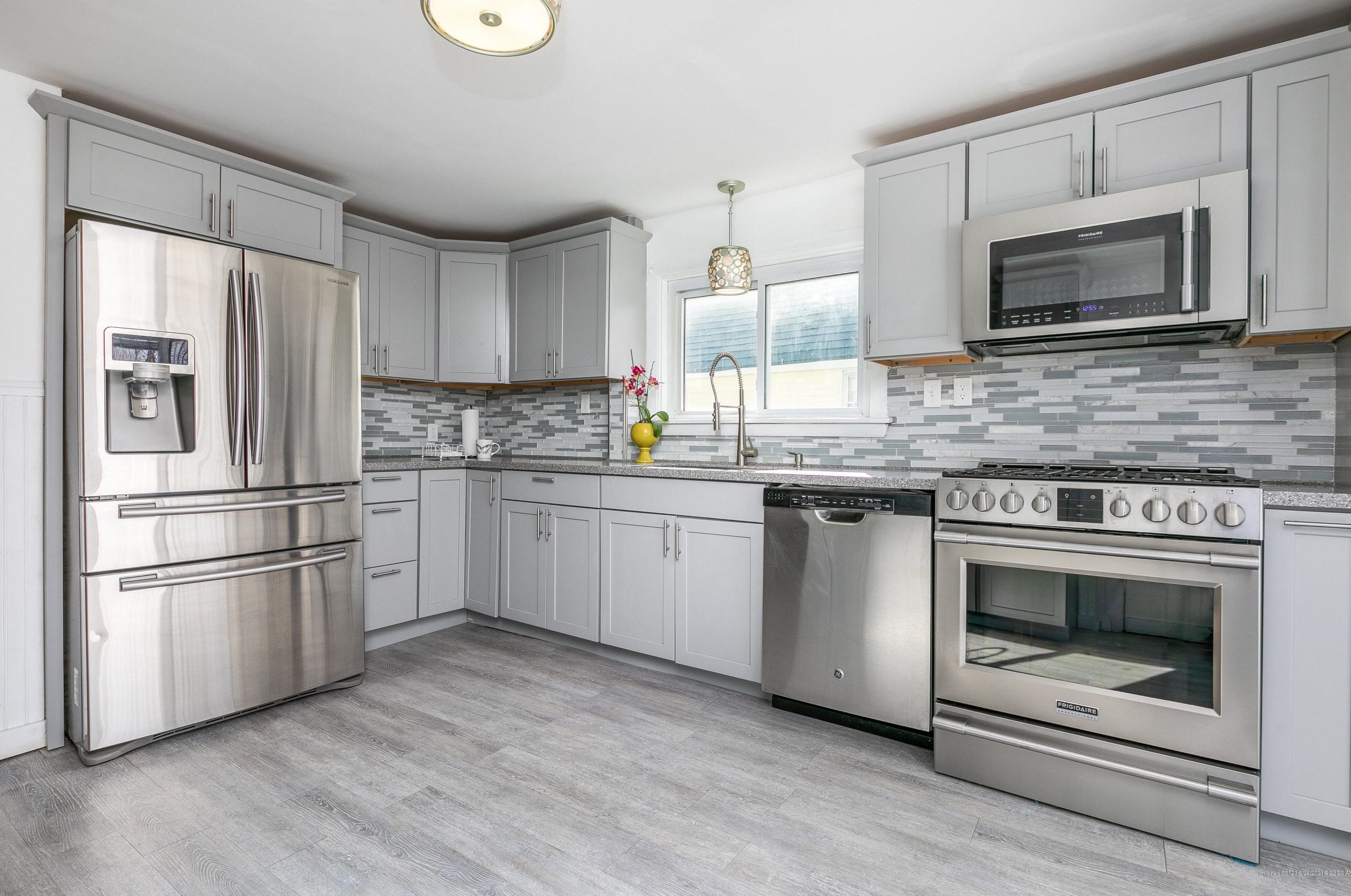 71 Brigham St, Portland ME 04106-3409 exterior