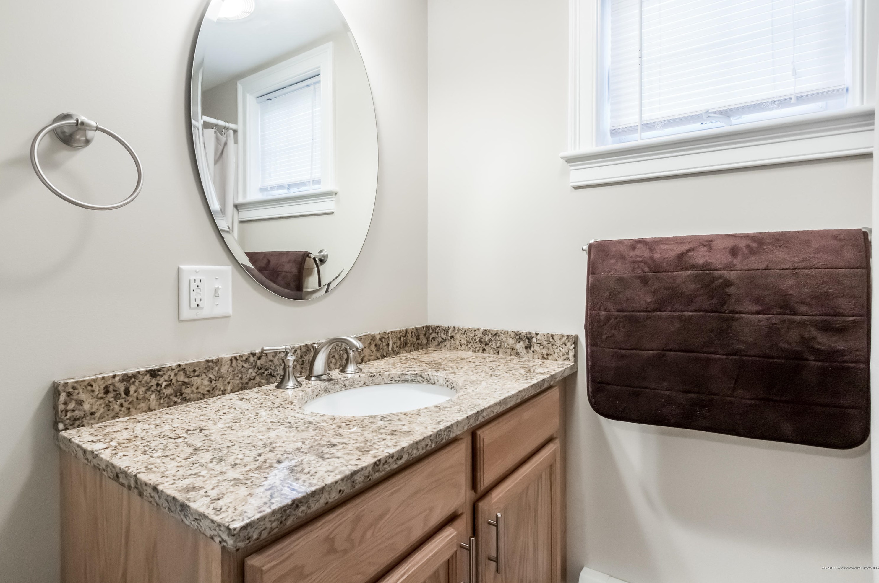 552 Main St, Portland ME 04106-5403 exterior