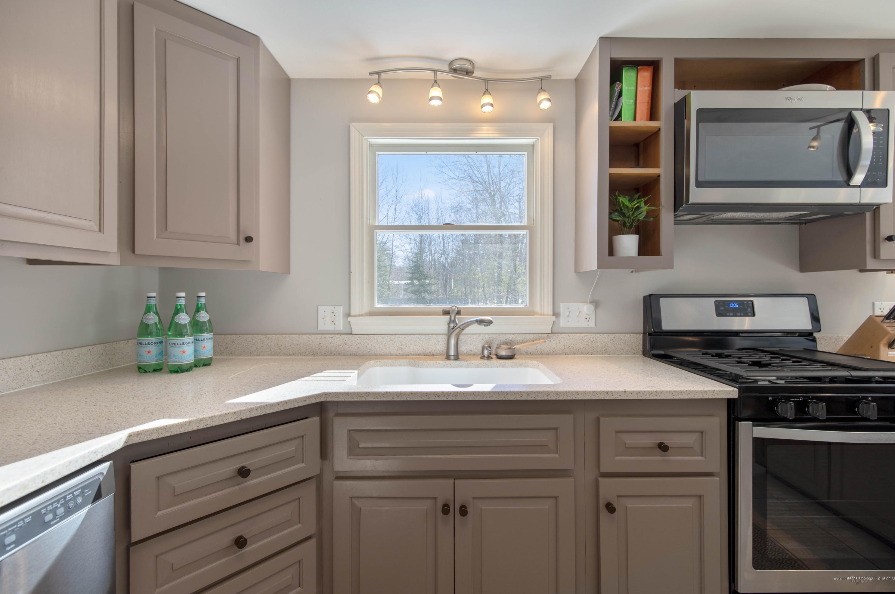 33 Misty Dr, Windham ME 04062-5145 exterior