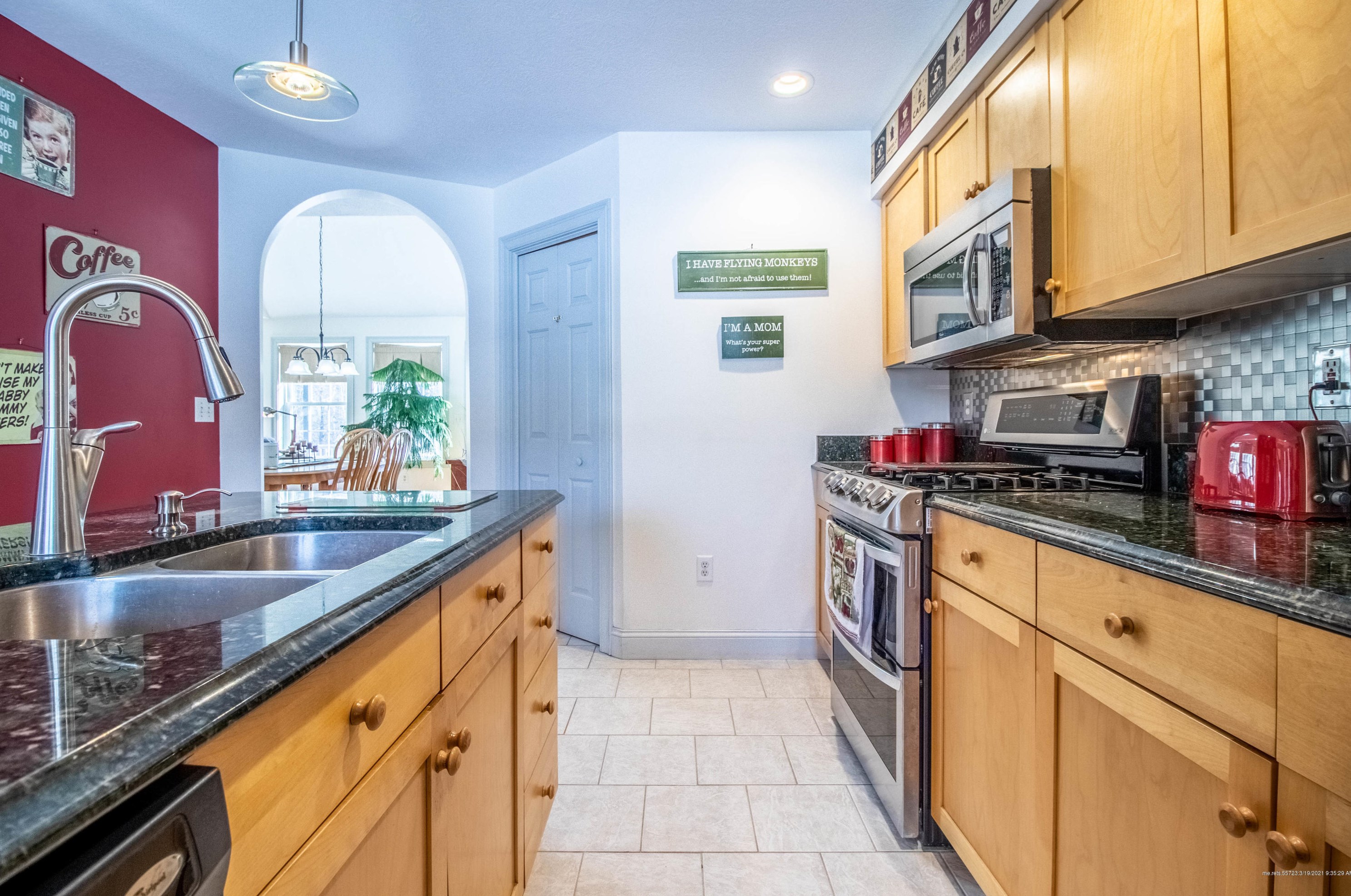 89 Alexander Dr, Gorham ME 04038-2161 exterior