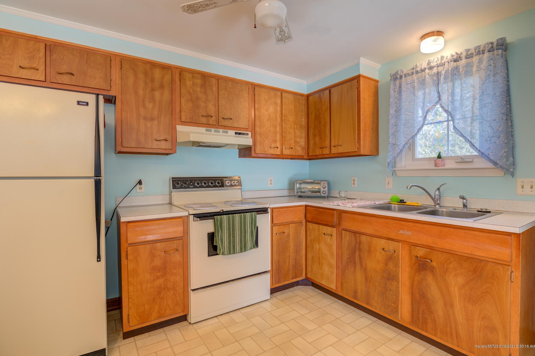 92 Woodvale St, Portland ME 04102-1324 exterior