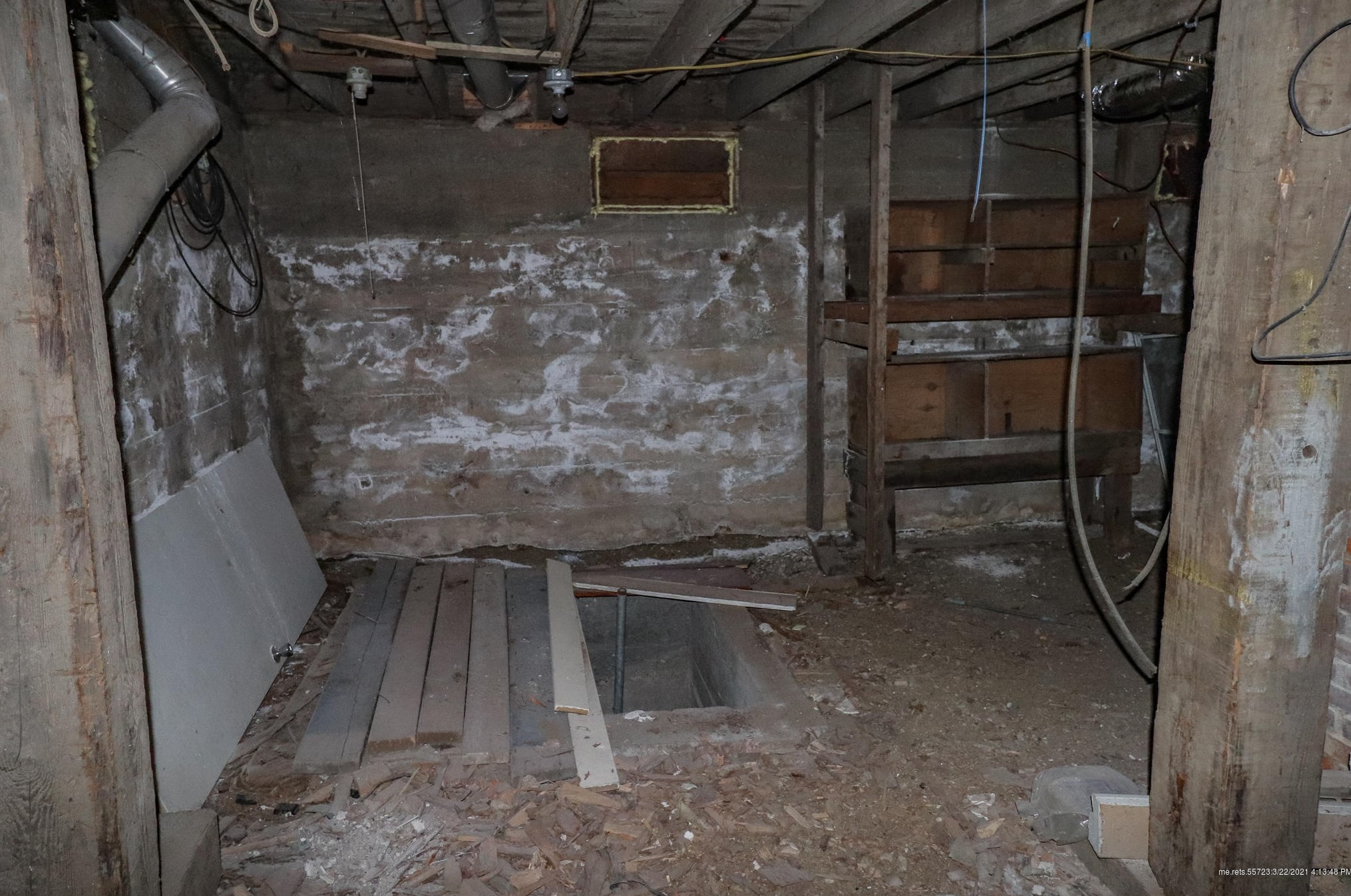 20 Dolloff St, Peru ME  04290-3011 exterior