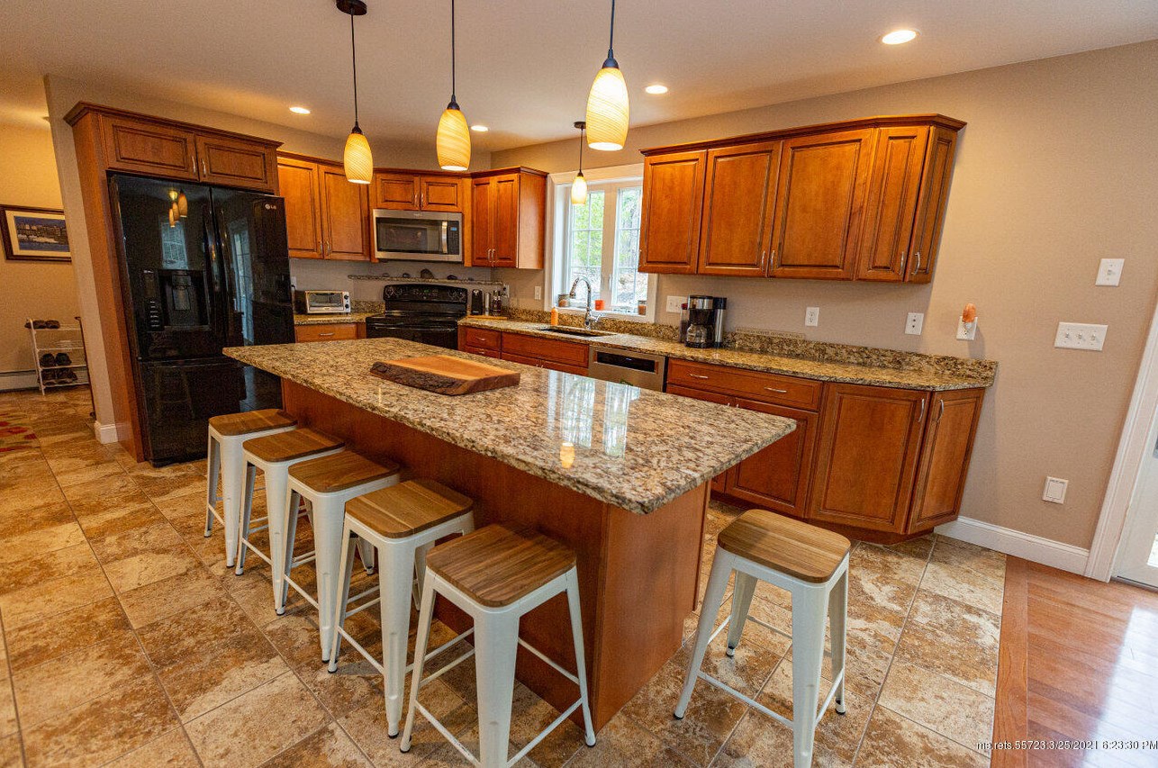 39 Liberty Way, Portland ME  04103-3954 exterior