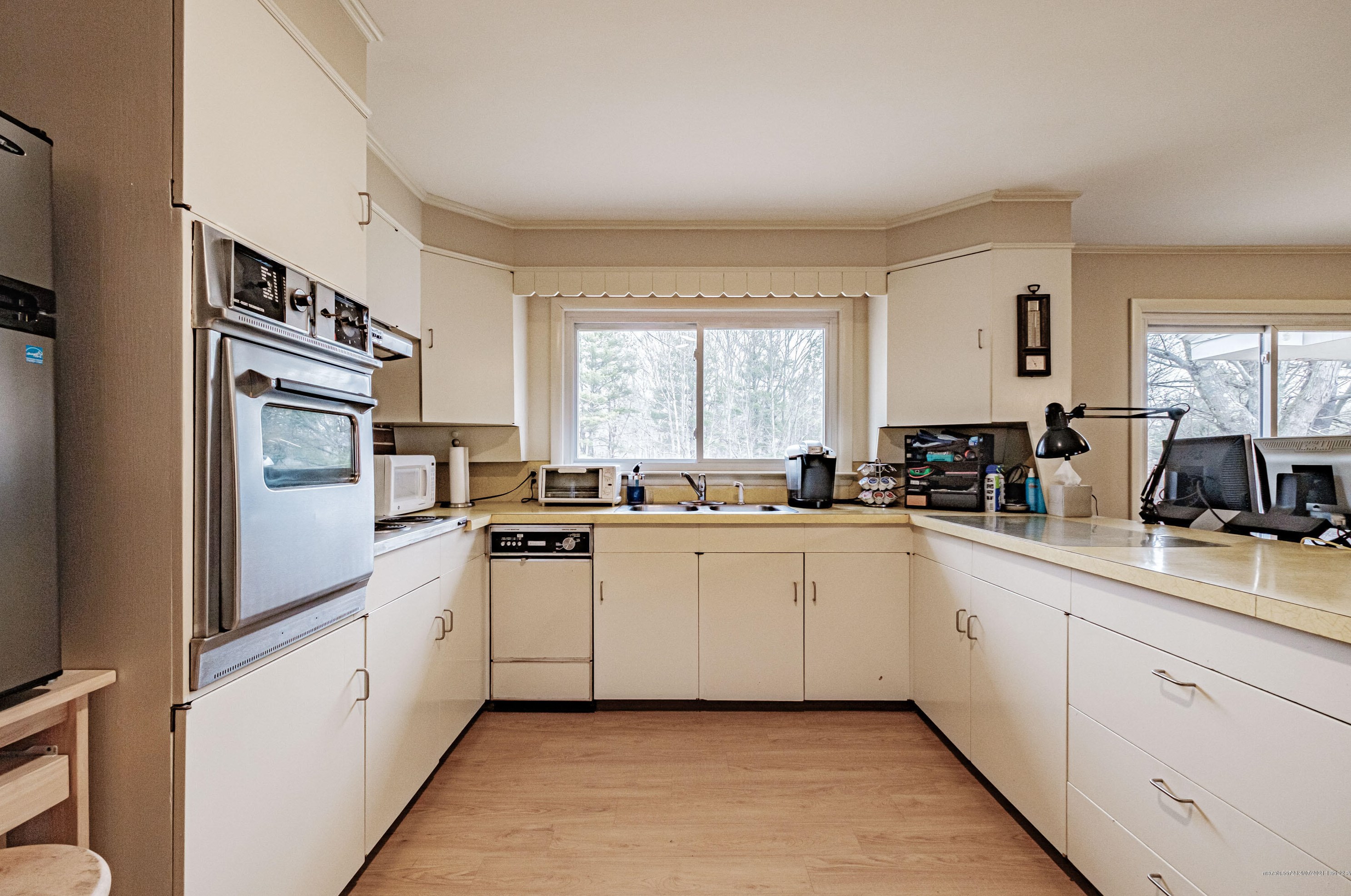 690 Main St, Gorham ME  04038-2622 exterior