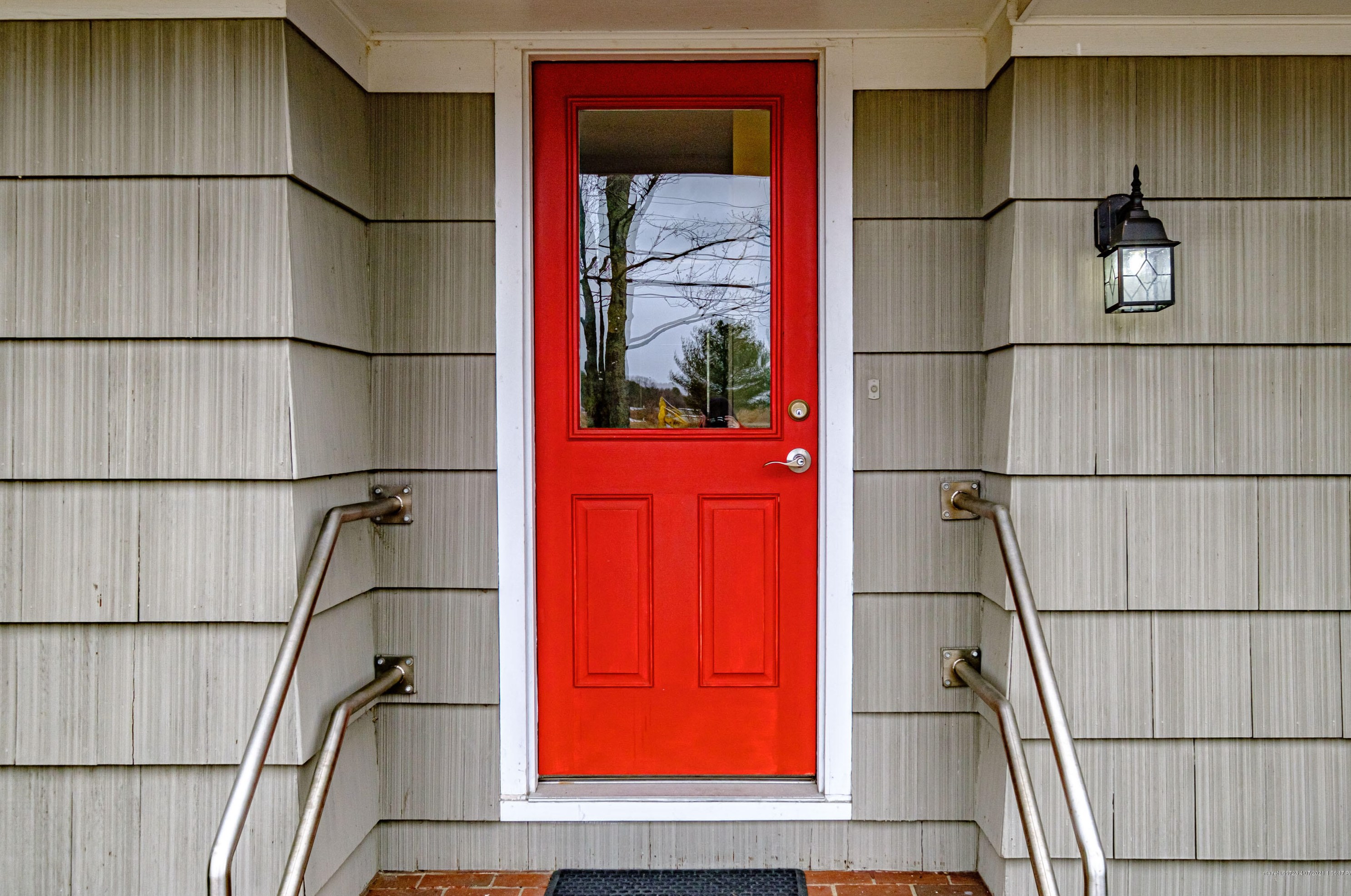 690 Main St, Gorham ME  04038-2622 exterior