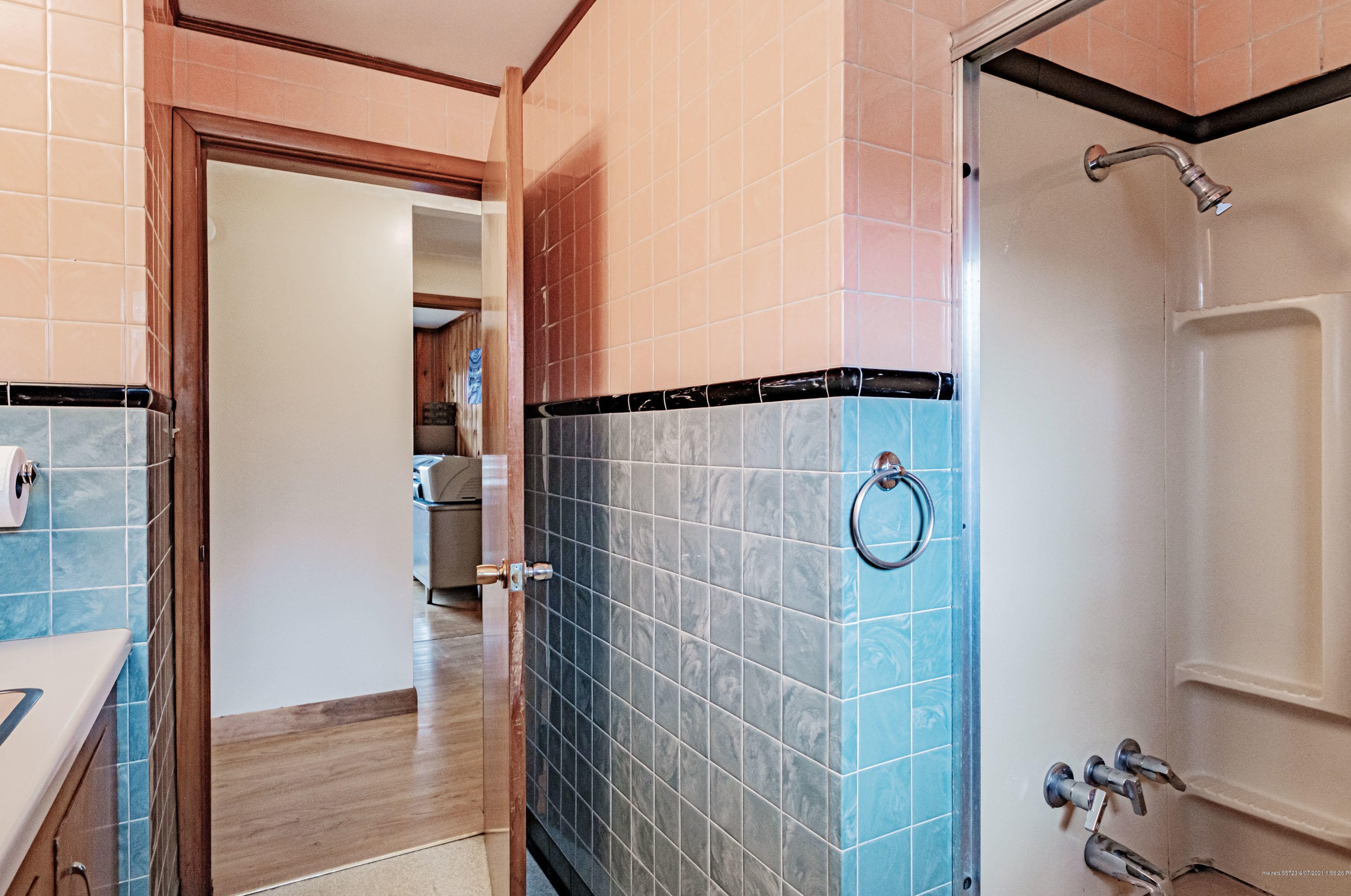 690 Main St, Gorham ME  04038-2622 exterior