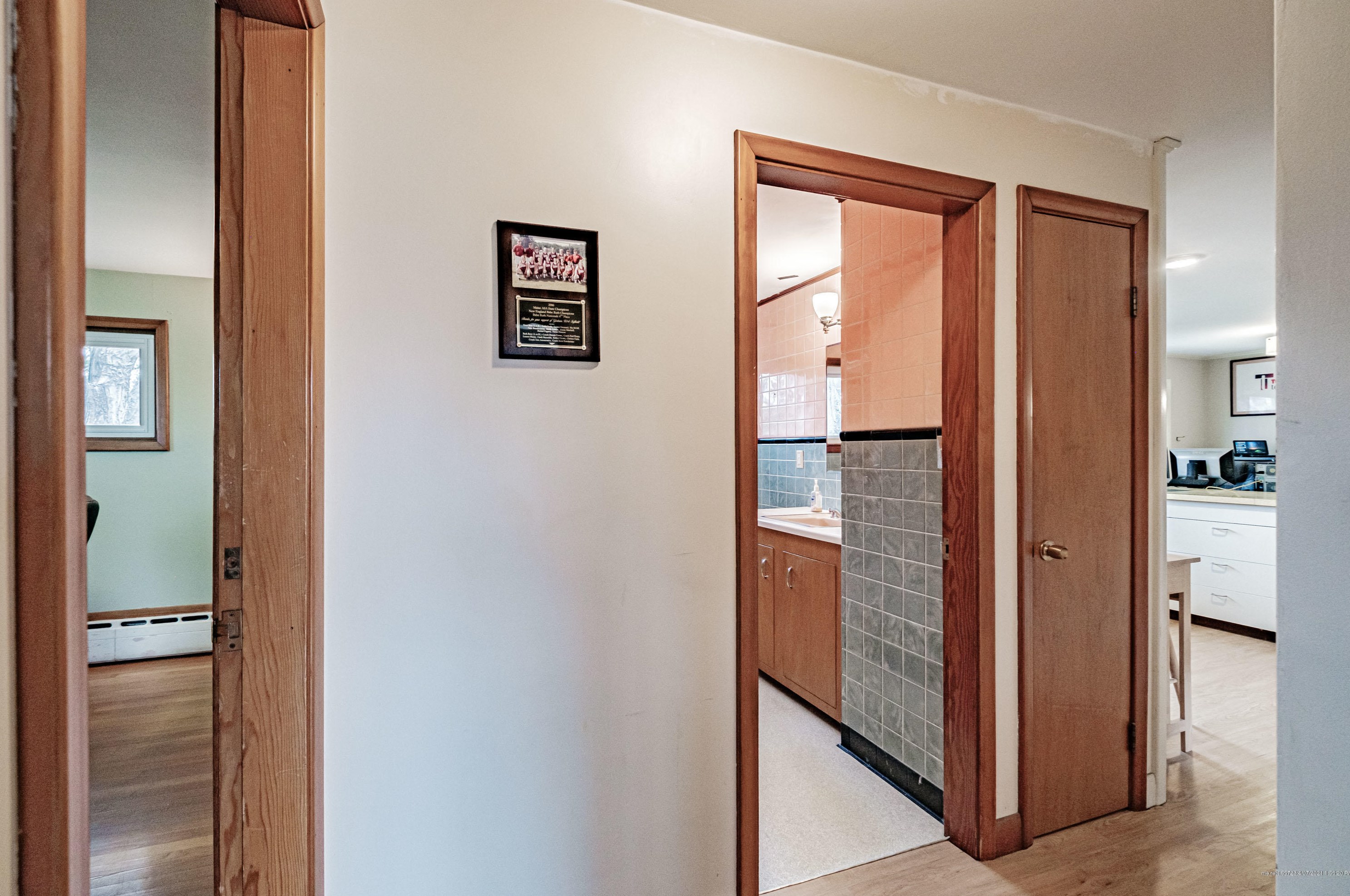 690 Main St, Gorham ME  04038-2622 exterior